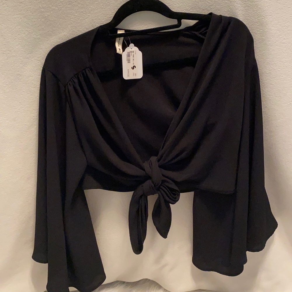 Tie front crop top - Picture 2 of 8
